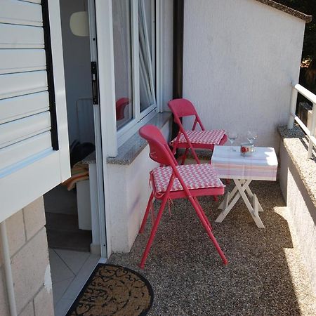Apartment Blanka By El-Pi Tours Njivice Extérieur photo
