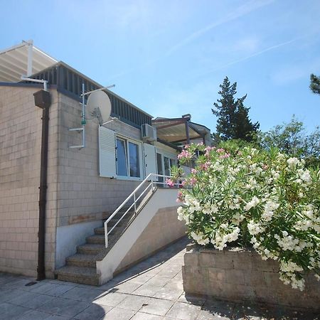 Apartment Blanka By El-Pi Tours Njivice Extérieur photo