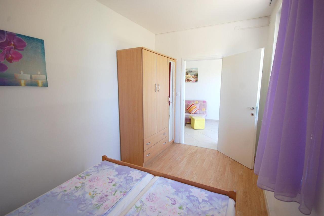 Apartment Blanka By El-Pi Tours Njivice Extérieur photo