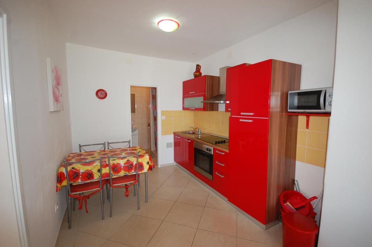 Apartment Blanka By El-Pi Tours Njivice Extérieur photo