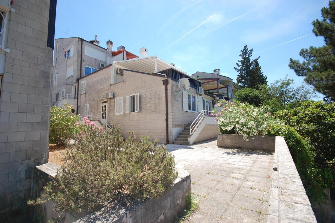 Apartment Blanka By El-Pi Tours Njivice Extérieur photo
