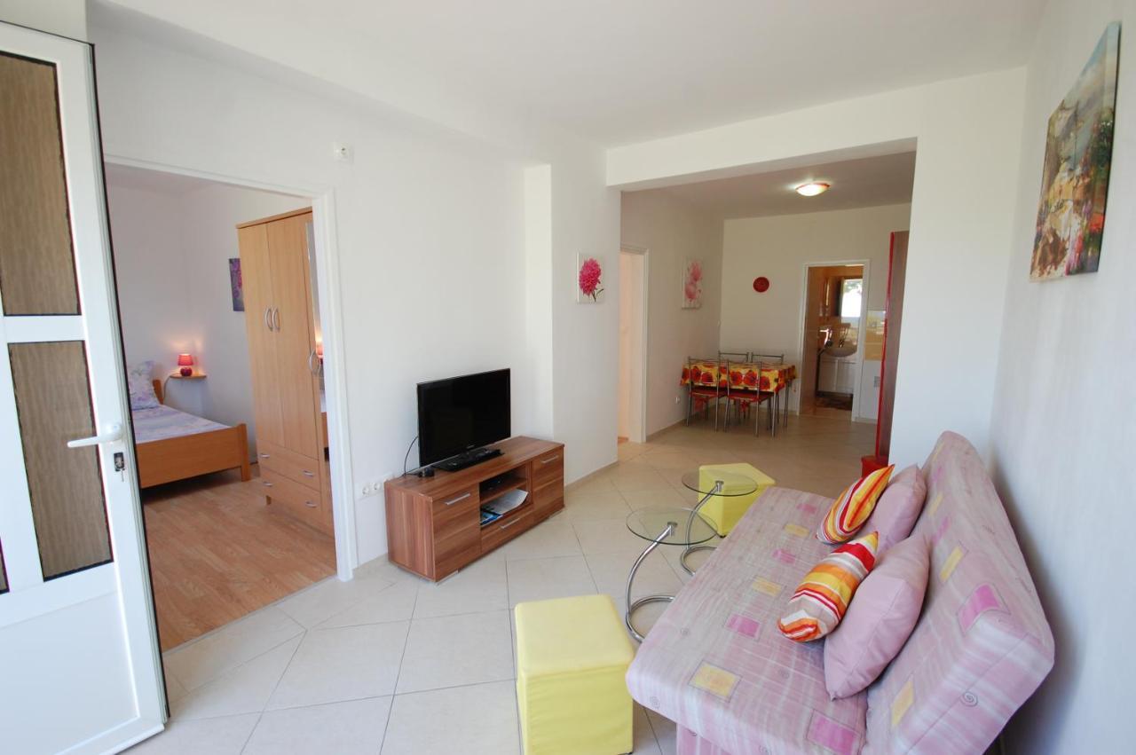 Apartment Blanka By El-Pi Tours Njivice Extérieur photo