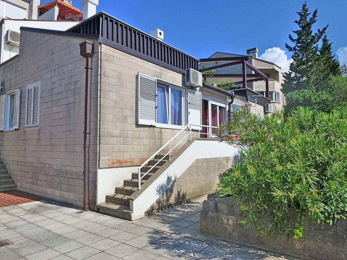 Apartment Blanka By El-Pi Tours Njivice Extérieur photo