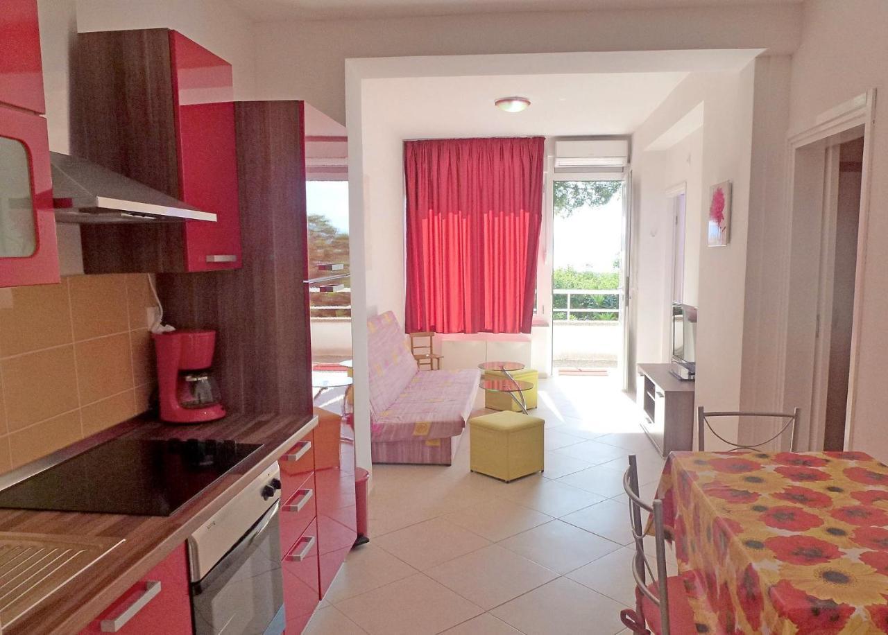 Apartment Blanka By El-Pi Tours Njivice Extérieur photo